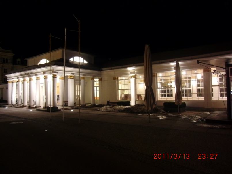 CIMG1093_4_stunde_79 Trinkhalle von aussen.jpg